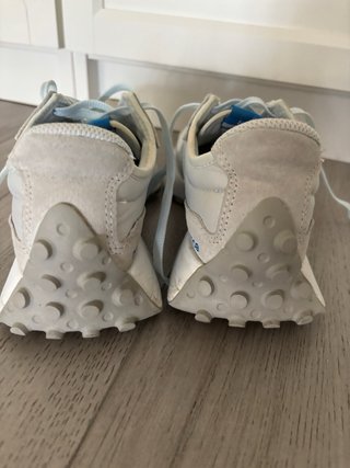 Zapatillas New Balance Beige y Azul