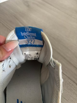 Zapatillas New Balance Beige y Azul