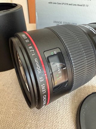 Canon EF 100mm f/2.8L Macro IS USM