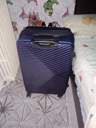 Maleta grande azul con ruedas