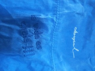 Vestido azul y 2 blusas desigual. Mas blusa polo