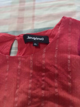 Vestido azul y 2 blusas desigual. Mas blusa polo