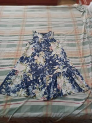 Vestido azul y 2 blusas desigual. Mas blusa polo