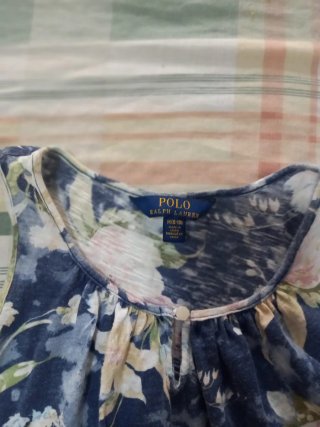 Vestido azul y 2 blusas desigual. Mas blusa polo