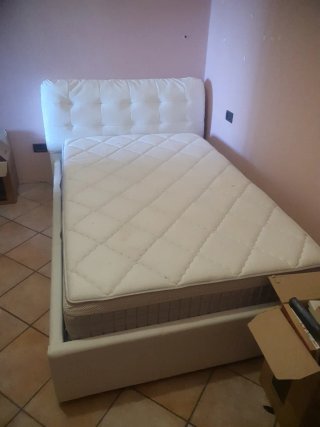 Letto una piazza e mezzo bianco con testiera imbot