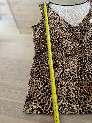 Top Animal Print Brillante Sin Mangas