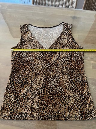 Top Animal Print Brillante Sin Mangas