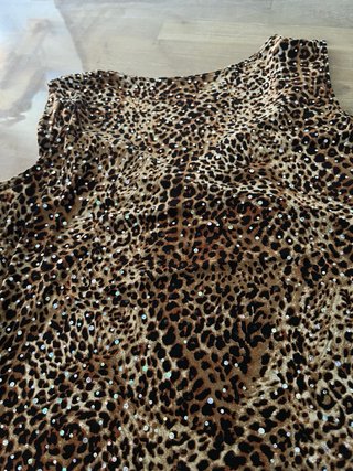 Top Animal Print Brillante Sin Mangas