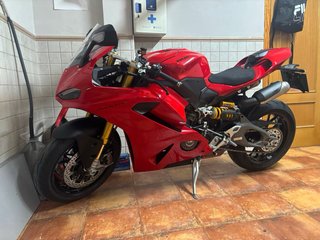 Ducati Panigale V2 S Roja