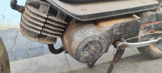 Derbi Variant Star boton rojo.