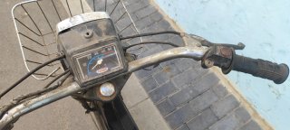 Derbi Variant Star boton rojo.