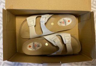 Sandalias Blancas de Piel Talla 36.