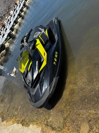 Bombardier RXP 260 RS Moto de Agua