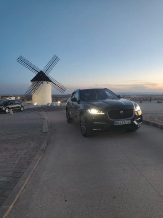 Jaguar F-Pace 2016