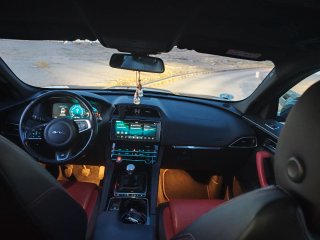 Jaguar F-Pace 2016
