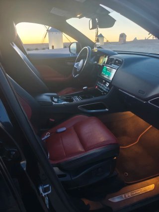 Jaguar F-Pace 2016