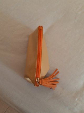 Neceser beige con detalle naranja