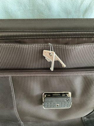 Maletín Samsonite cuero con llave