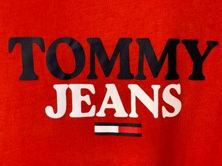 Camiseta Tommy Jeans Roja Talla L