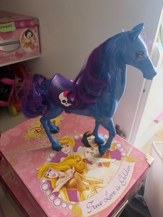 Caballo Purasangre Monster High Azul