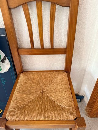 Mesa de comedor de madera con 2 sillas