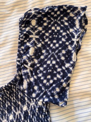 Top azul con mangas