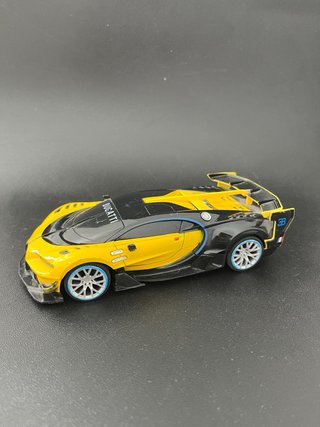 Coche Bugatti Amarillo