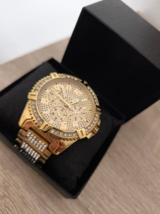 Reloj Guess Frontier Dorado con Cristales
