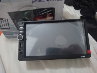 Pantalla/Radio Multimedia Universal 2 DIN 7018B –