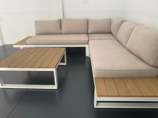 Conjunto de jardín: sofá esquinero y mesa