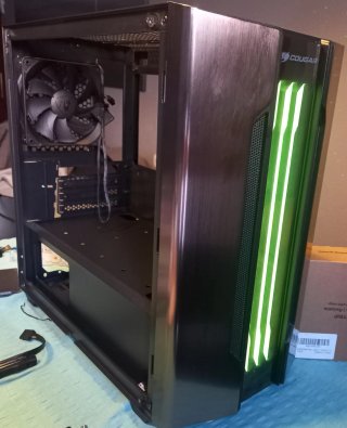 Caja PC Gaming Cougar