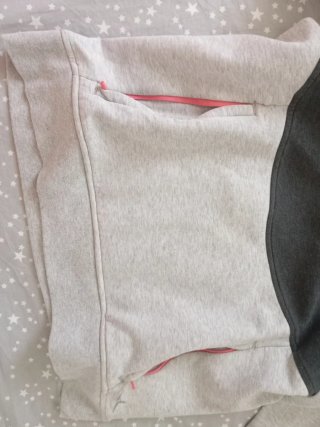 Sudadera deportiva gris
