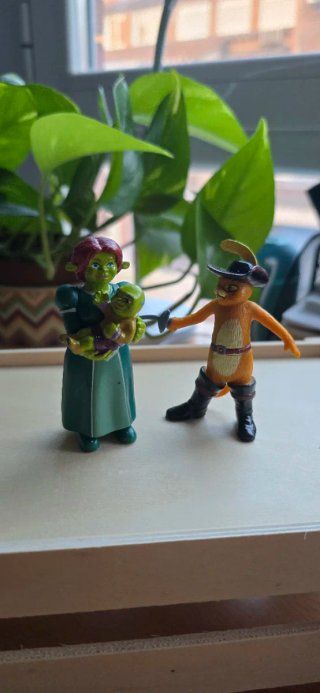 Figuras Shrek: Fiona, Bebé y Gato con Botas