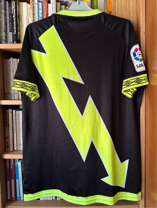 Camiseta Rayo Vallecano original Umbro 2022/2023