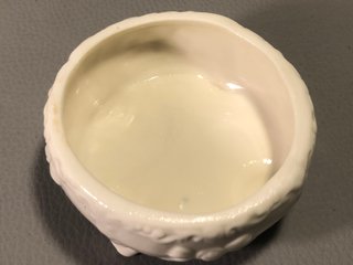 Caja de Baratijas Porcelana Bizcochada Vintage