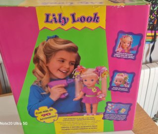 Muñeca Lily Look Hasbro con Accesorios