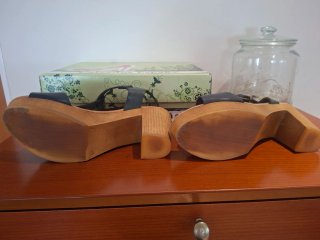 Sandalias de tacón de madera