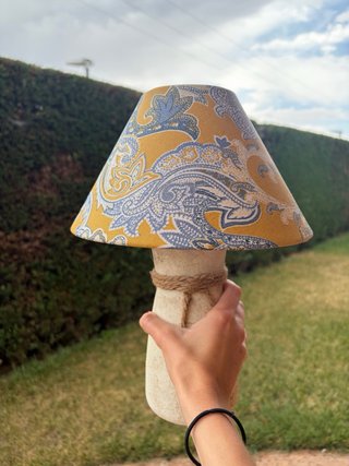 Lámpara de mesa tela y yute