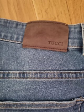 Pantalones vaqueros hombre. EMILIO TUCCCI. 100cm.L