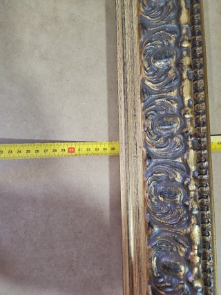 Marco de madera antiguo dorado