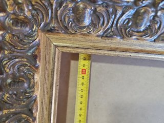 Marco de madera antiguo dorado