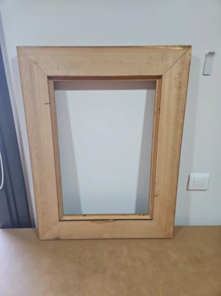 Marco de madera antiguo dorado