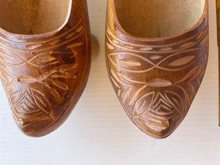 Zuecos de madera para decoración