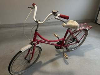 Bicicleta Clásica Roja Vintage
