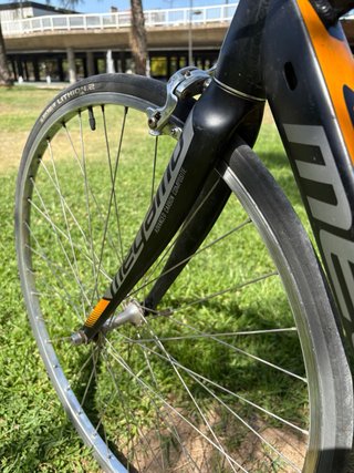 Bicicleta Megamo Negra y Naranja