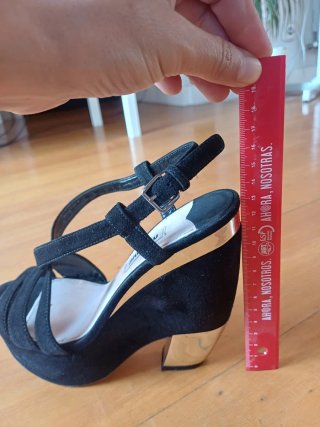 Sandali Miu Miu con tacco nero
