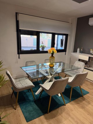 Mesa de cristal patas de madera blanca