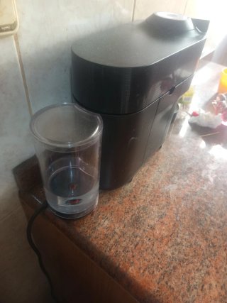 Cafetera Nespresso Vertuo Pop Negra