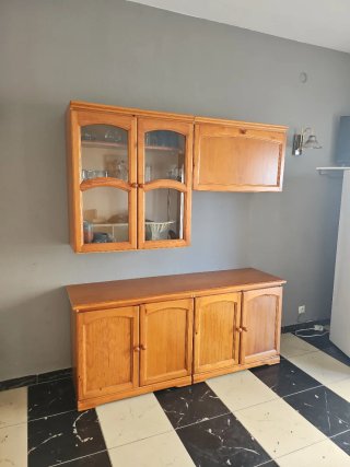 Mueble de comedor de madera