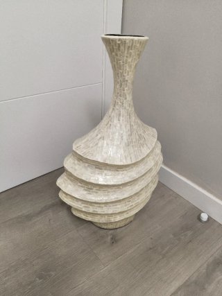 Jarrón decorativo de piedra beige 23x40x H 68cm